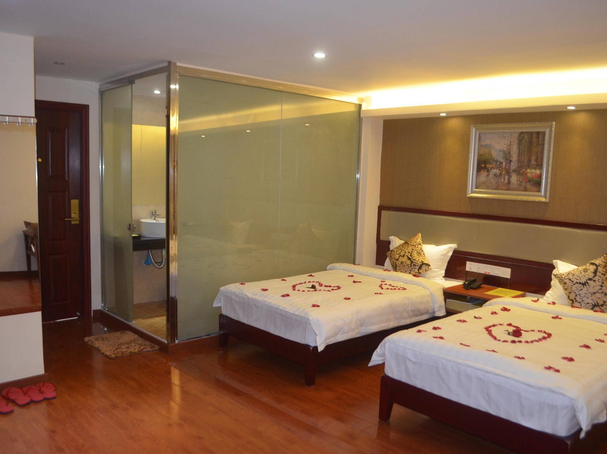 Good Luck Hotel Yangon Exterior foto